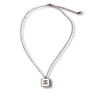 CHANEL ROSE-GOLD NECKLACE